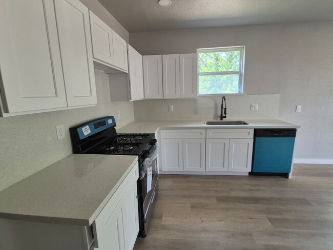 Building Photo - 3268 Holman St