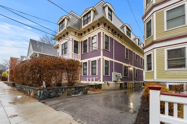 Building Photo - 34 Dix St