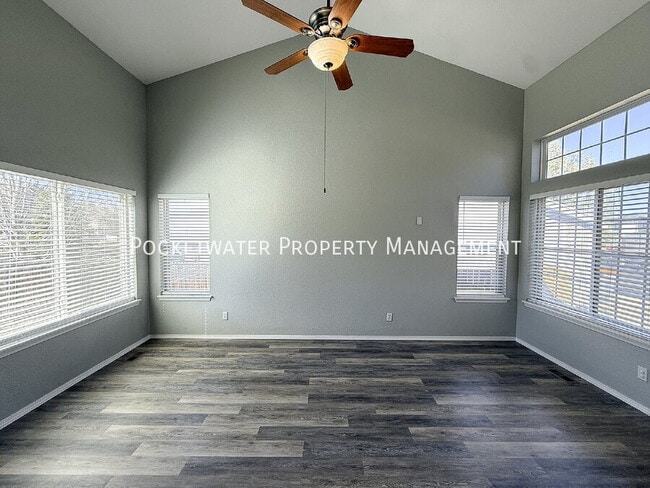 Building Photo - 6270 Snowberry Ave