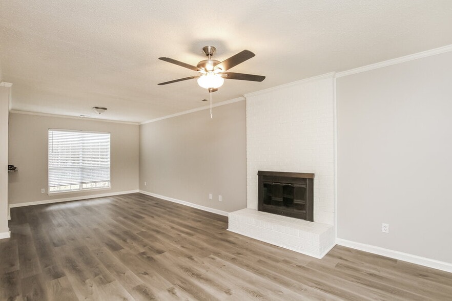 Building Photo - 100 Bath Cir