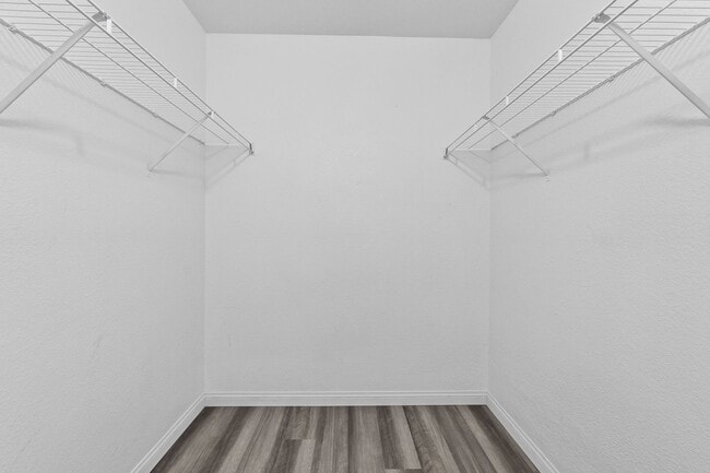 Building Photo - 2 Bedroom, 2 Bath Condo Near Nellis Air Fo...