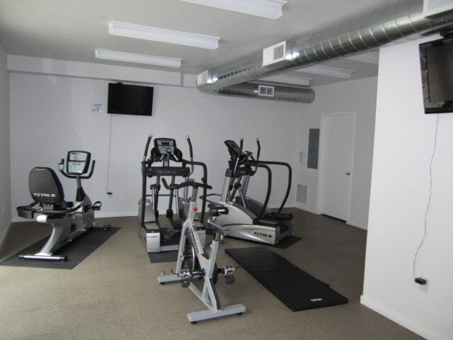 Building Photo - PRE-LEASE! One Bedroom Loft In Landmark Lofts. Walk To Campus.  Underground Parking & Storage Loc...