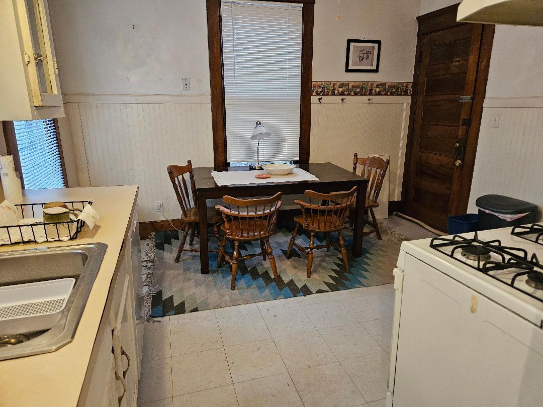 Building Photo - 733 Orange St