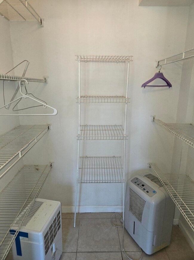 Building Photo - 7832 Sonoma Springs Cir