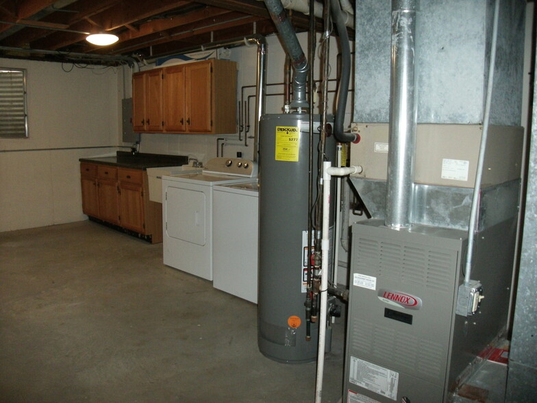 In Unit Laundry - 11313 Douglas Ave
