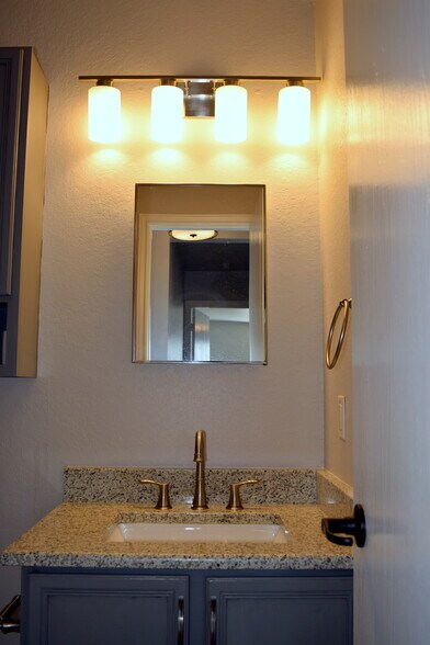 2nd Bathroom - 7902 Morning Grove