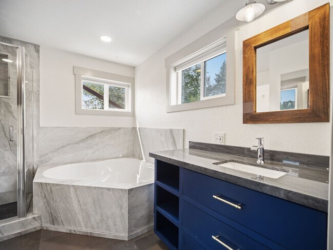 Building Photo - Beautiful 3BR Home with 2.5 Baths in North Spokane