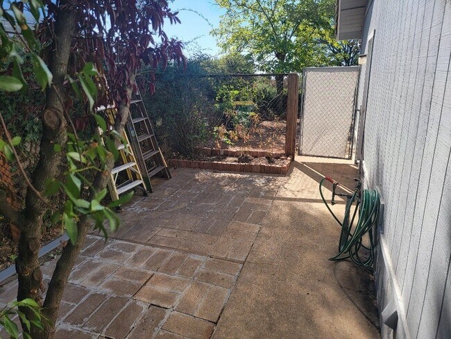 Building Photo - Very Nice 3bd 2 bath House for rent in Cameron Park