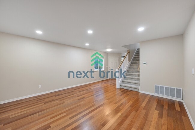 Building Photo - 4 Bed, 2.5 Bath | Spacious 2,460 Sq. Ft. Sammamish Home in a Top-Tier School District with Parks ...