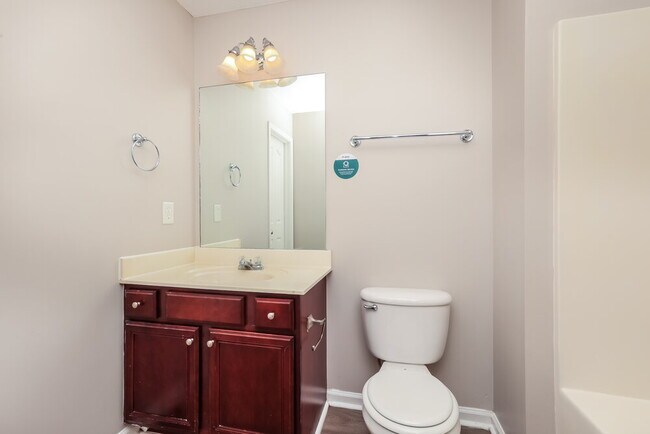 Building Photo - 329 Sarna Dr