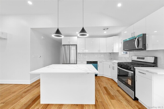 Building Photo - 245-33 147th Rd