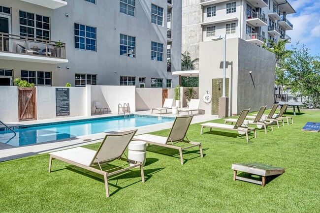 Building Photo - 411 NW 1st Ave