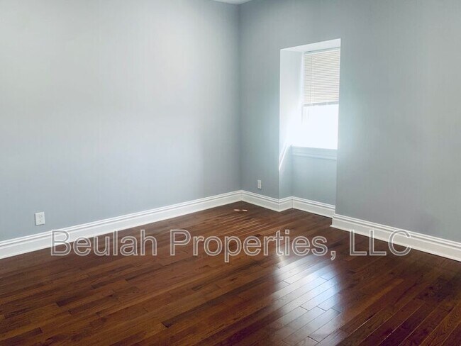 Building Photo - 2409 S 12th St