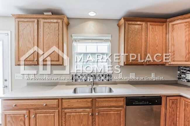 Building Photo - 5022 St Ives Dr