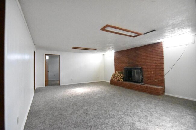 Building Photo - 1225 Melody Dr