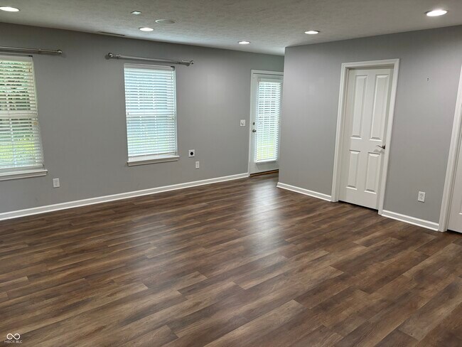 Building Photo - 9059 Rider Dr