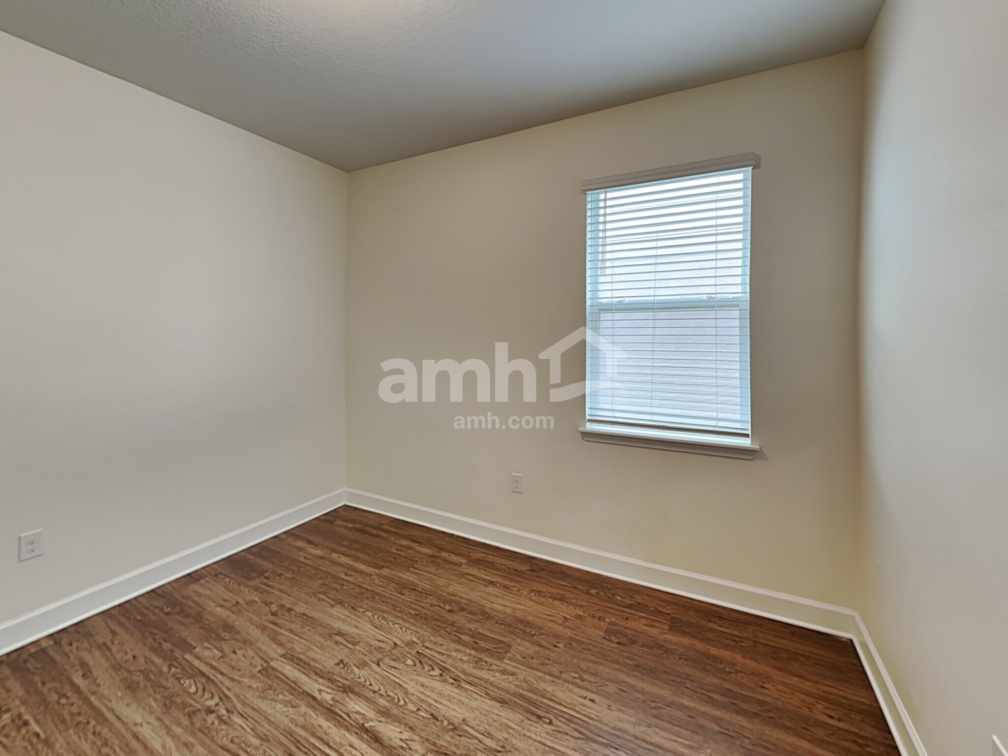 Building Photo - 307 Pine Terrace Dr