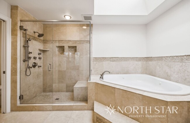 Building Photo - Stunning Lake Oswego Home with Space for E...