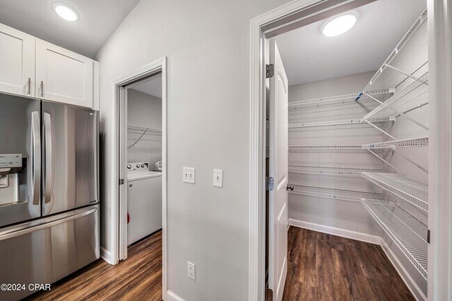 Building Photo - 205 Woodlawn Ct