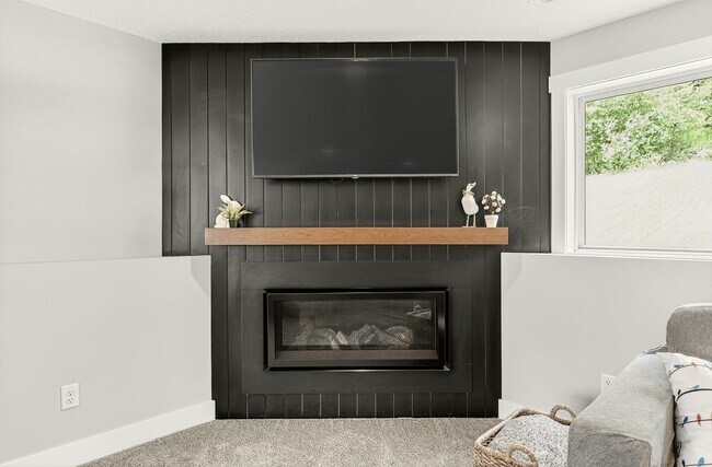 Building Photo - 5411 Destination Ln