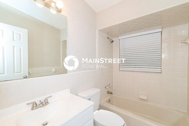Building Photo - 3 Bedroom Pet-Friendly Home in WINTER HAVEN, FL with Main Street Renewal
