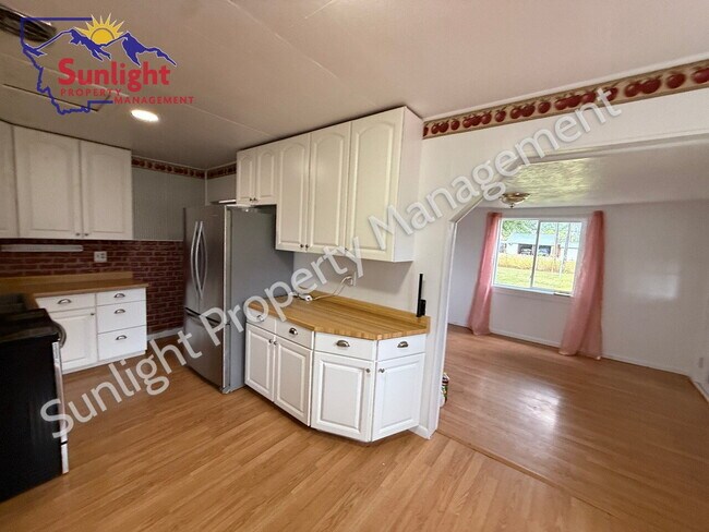 Building Photo - Wide Open Space, Peaceful and Safe 2 Bed 1...