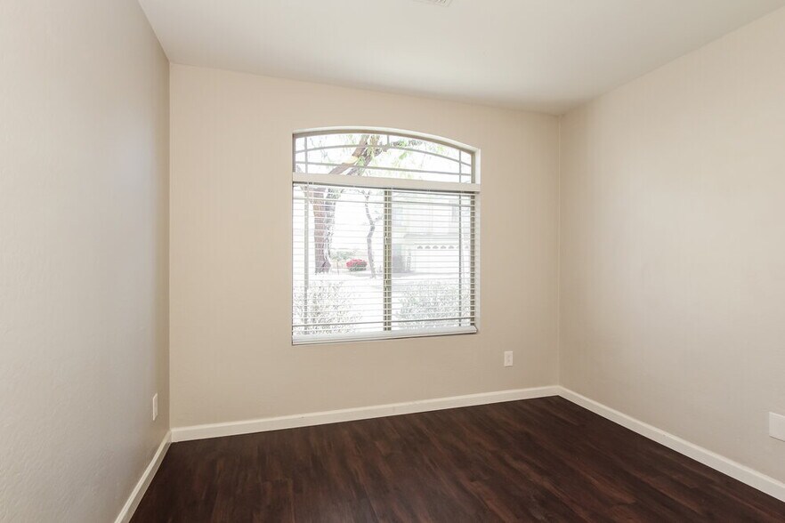 Building Photo - 6728 N 130th Ave