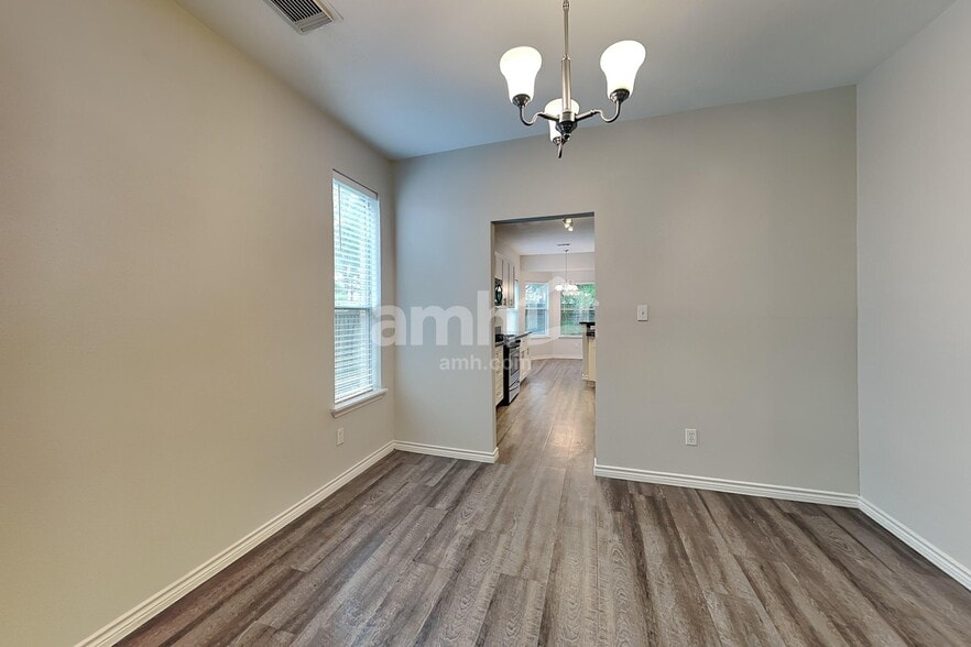 Building Photo - 10931 S Falls Terrace