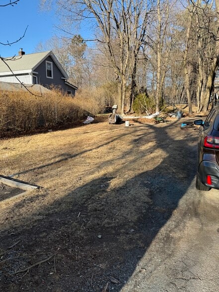 Building Photo - 298 Main St