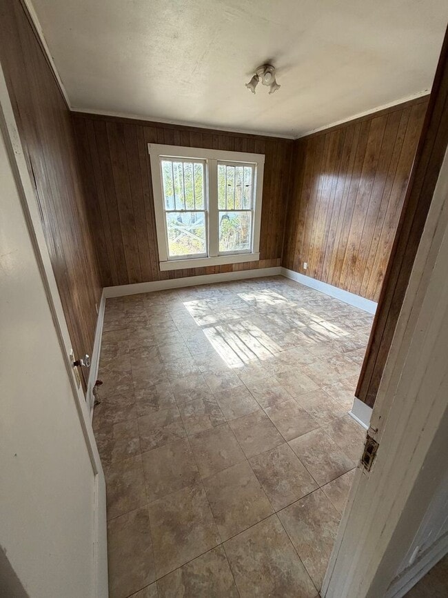 Building Photo - 3450 Brandon Ave