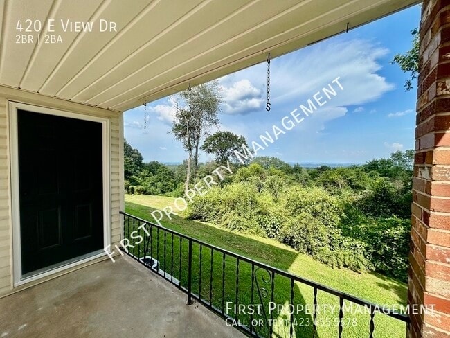 Building Photo - 420 E View Dr