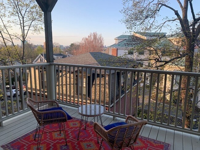 Building Photo - 25 Fort Ave