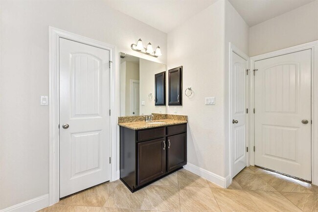 Building Photo - 5708 Viejo Dr