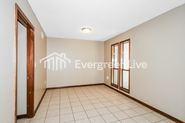 Building Photo - 8216 Shallow Glen Trail