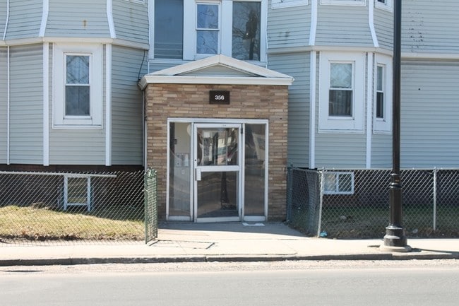 Building Photo - 356-364 Belmont Ave