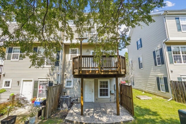 Building Photo - 23076 Fontwell Square