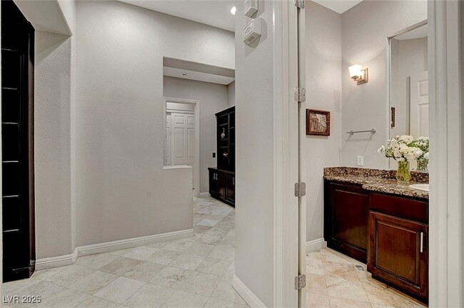 Building Photo - 1704 Choice Hills Dr