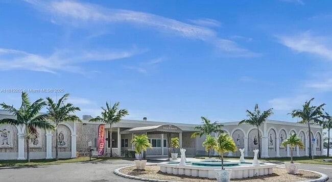 Building Photo - 5470 SW 25th Way
