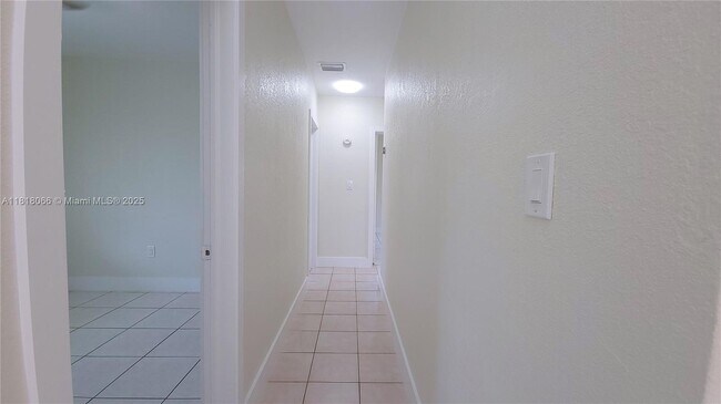 Building Photo - 7410 SW 37th St