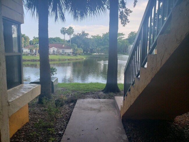 Building Photo - 3860 Coral Tree Cir