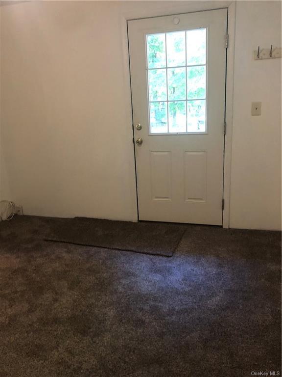 Building Photo - 40 Bluefields Ln