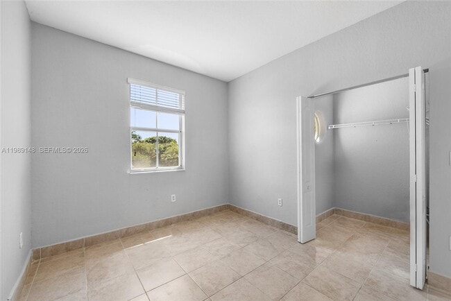 Building Photo - 2302 NE 37th Terrace