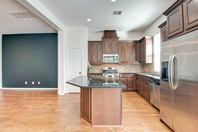 Building Photo - 20 Cheswood Manor Court