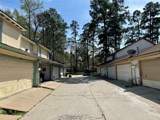 Building Photo - 5810 Twisted Pine Ct