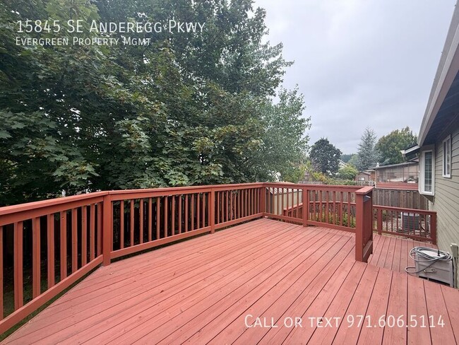 Building Photo - 15845 SE Anderegg Pkwy