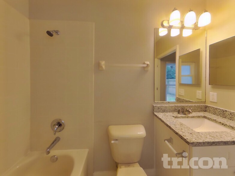 Building Photo - 15108 Deer Meadow Dr