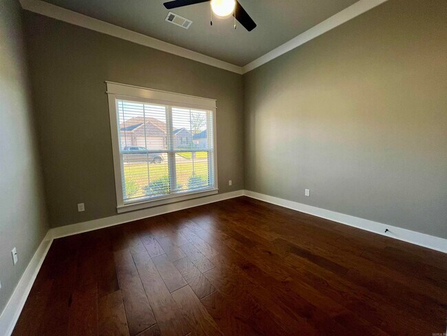 Building Photo - 9741 Meadow Creek Dr