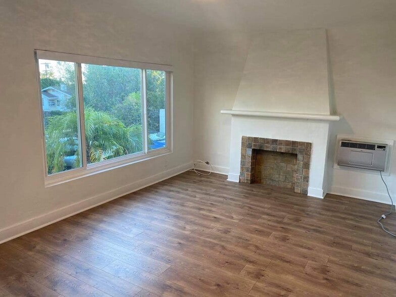 Building Photo - 4525 Avocado St