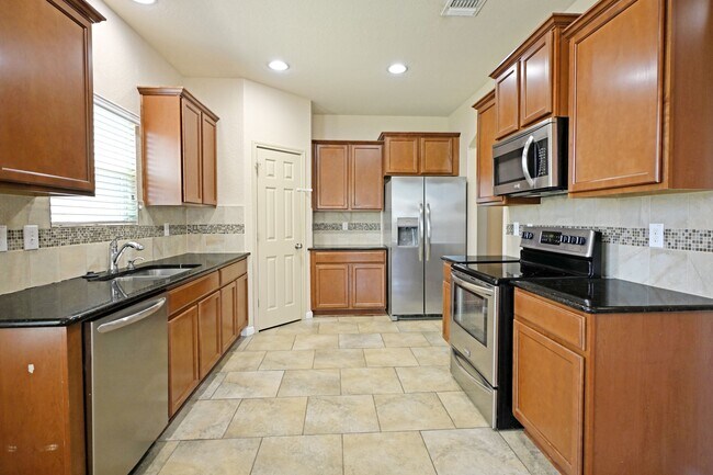 Building Photo - 2231 Hawk Dr