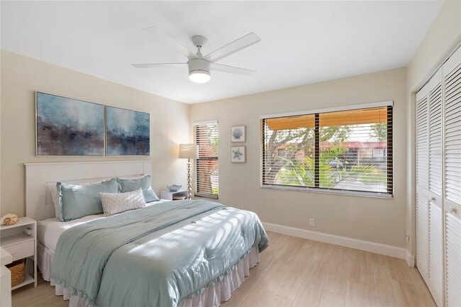 Building Photo - 3887 Catalina Dr